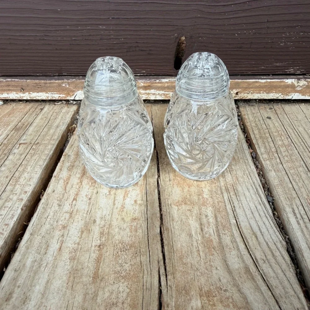 Vintage Salt and Pepper Shakers Clear Cut Glass Pinwheel Starburst Pattern